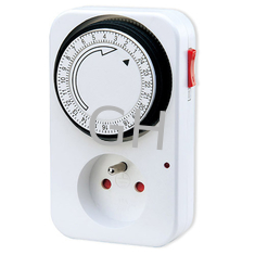 China 230V 16A Programmable Digital Light Timers , 24 Hour Timer Switch For Hydroponics supplier